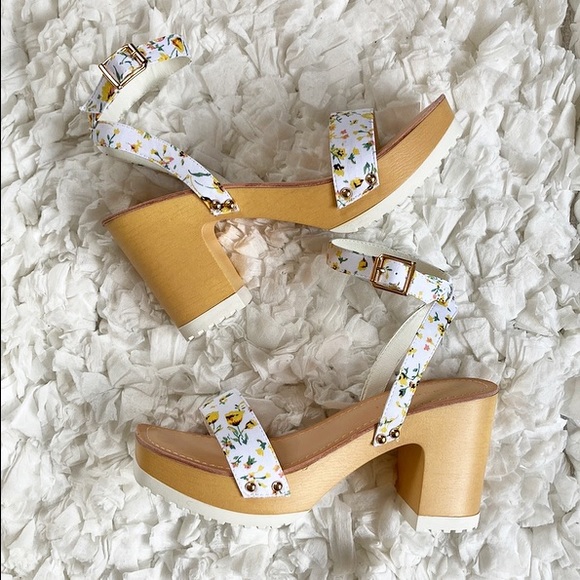 Madden Girl Caprise Wooden Platform Sandals - Picture 2 of 8